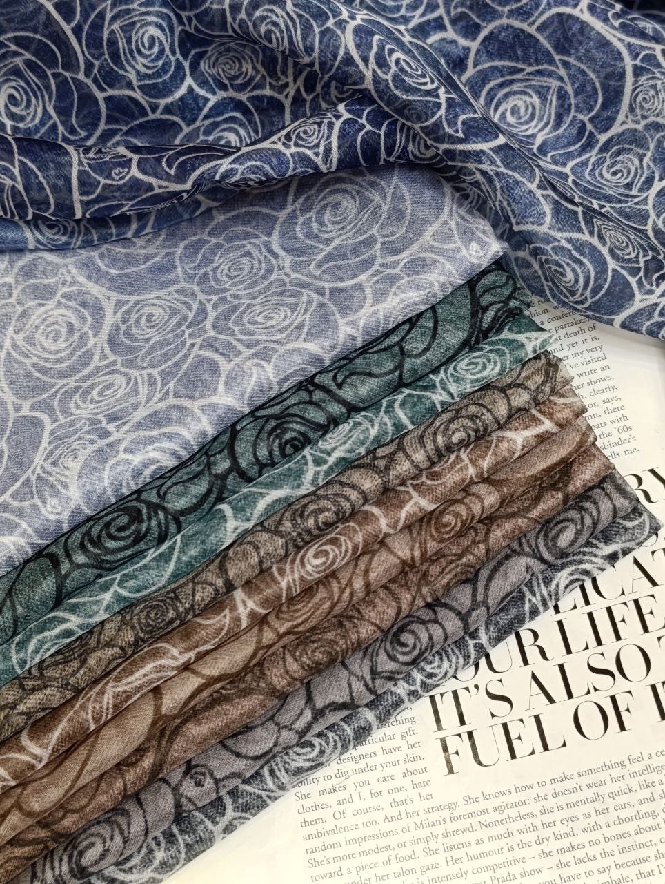 شال حریرچاپی بسته10رنگی کد sh52 (عمده)
