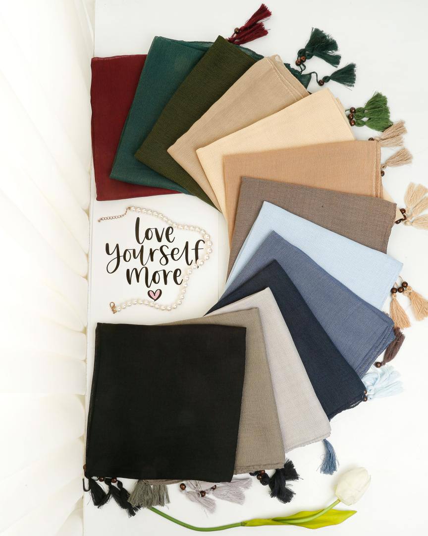 روسری حصیری بسته13رنگی کد rs11 (عمده)
