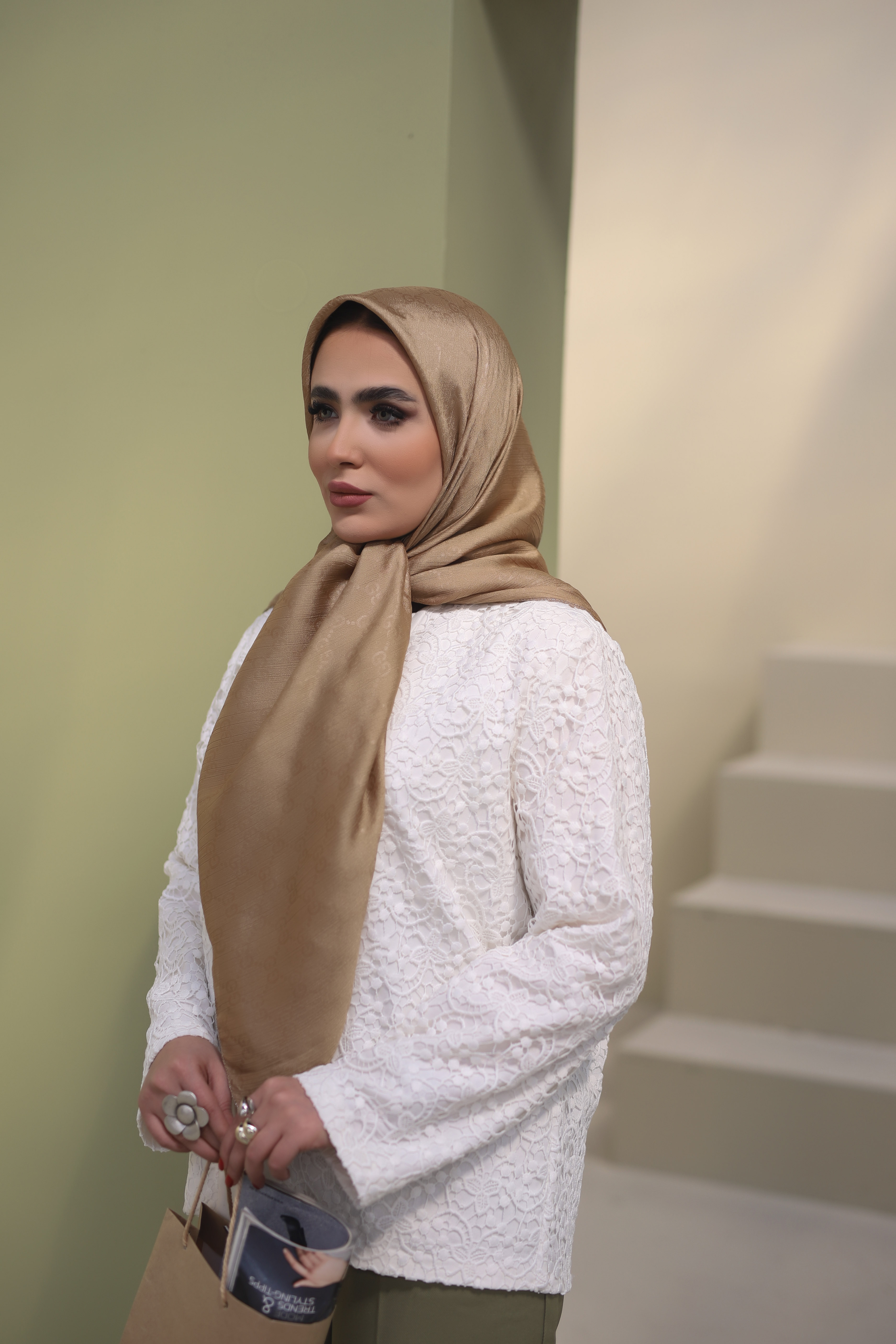 روسری کریستال داغی گوچی بسته12رنگی کد rm16 (عمده)
