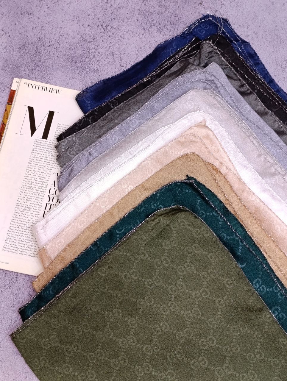 روسری کریستال داغی گوچی بسته12رنگی کد rm16 (عمده)
