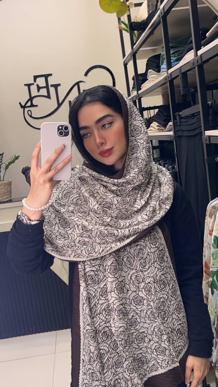 شال پلیسه طرح گل بسته8رنگی کد sp44 (عمده)
