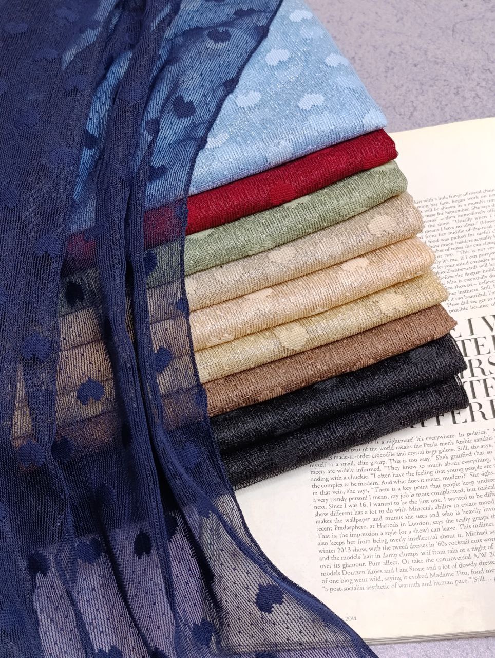 شال توری قلبی بسته10رنگی کد sm55 (عمده)
