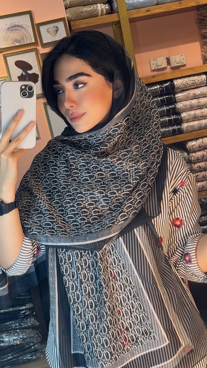 شال حریر طرحدار پک مشکی سفید بسته10طرحی کد sh53 (عمده)
