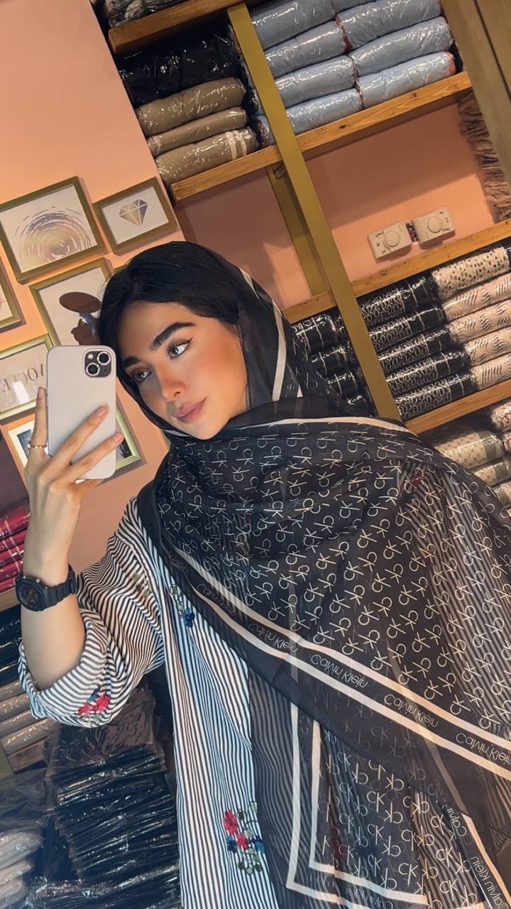 شال حریر طرحدار پک مشکی سفید بسته10طرحی کد sh53 (عمده)
