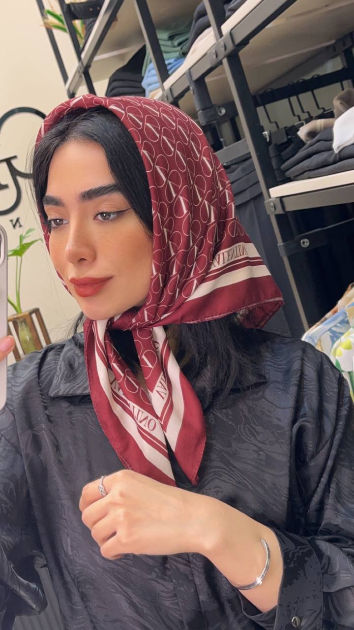 مینی اسکارف طرح ولنتینو بسته8رنگی کد mt33 (عمده)
