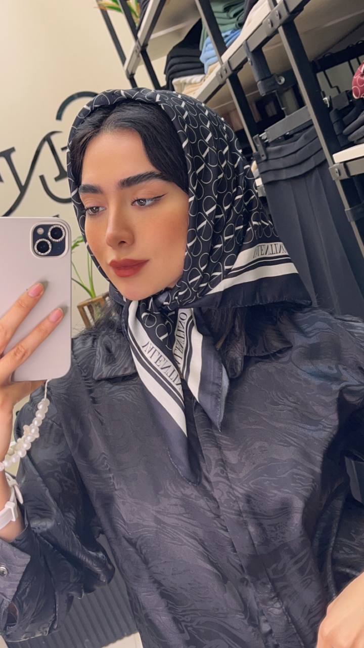 مینی اسکارف طرح ولنتینو بسته8رنگی کد mt33 (عمده)
