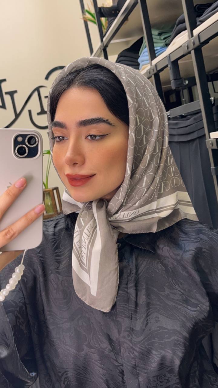 مینی اسکارف طرح ولنتینو بسته8رنگی کد mt33 (عمده)
