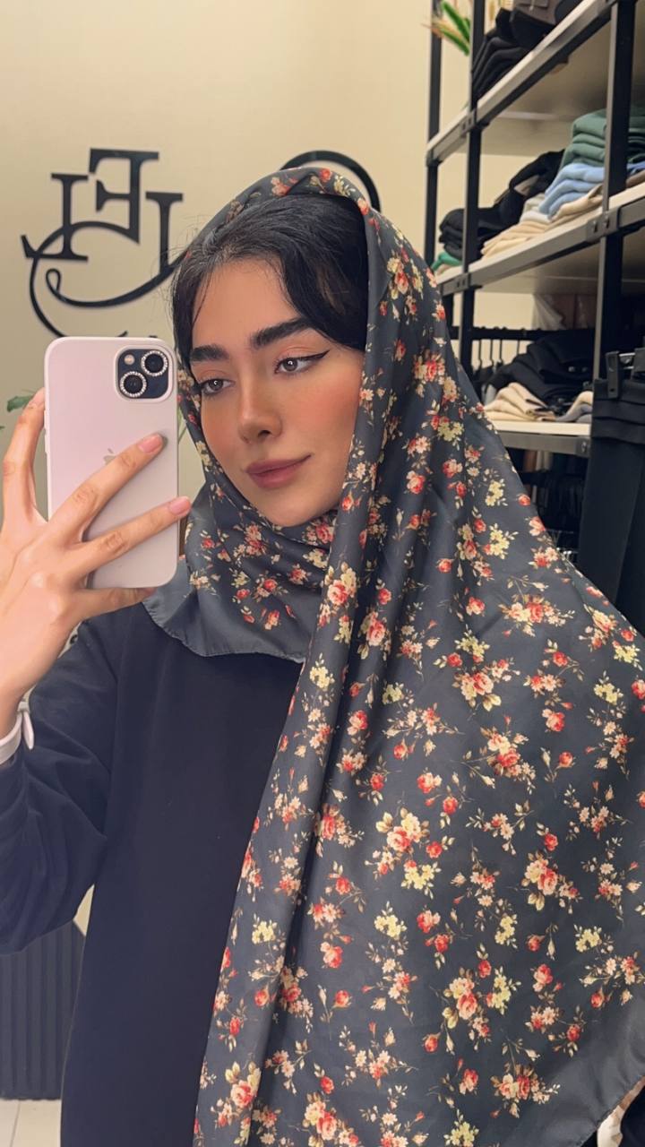 روسری حریر طرح گل بسته6رنگی کد r88 (عمده)
