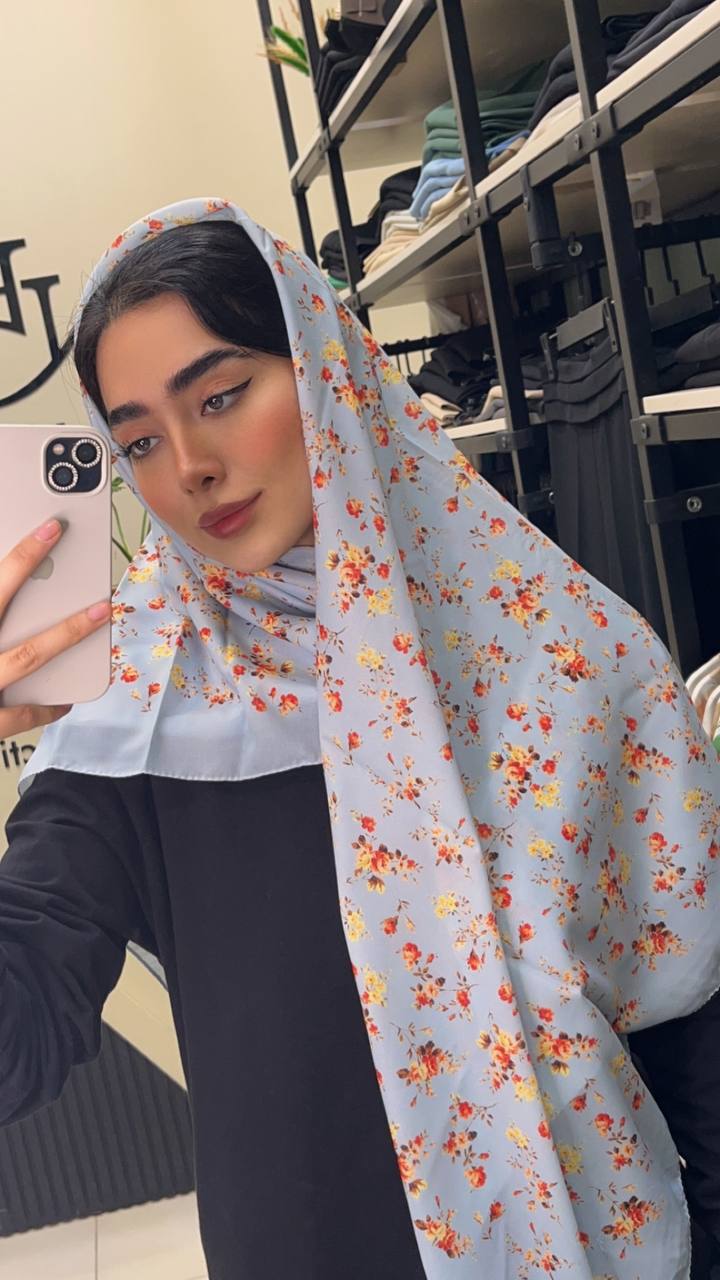 روسری حریر طرح گل بسته6رنگی کد r88 (عمده)
