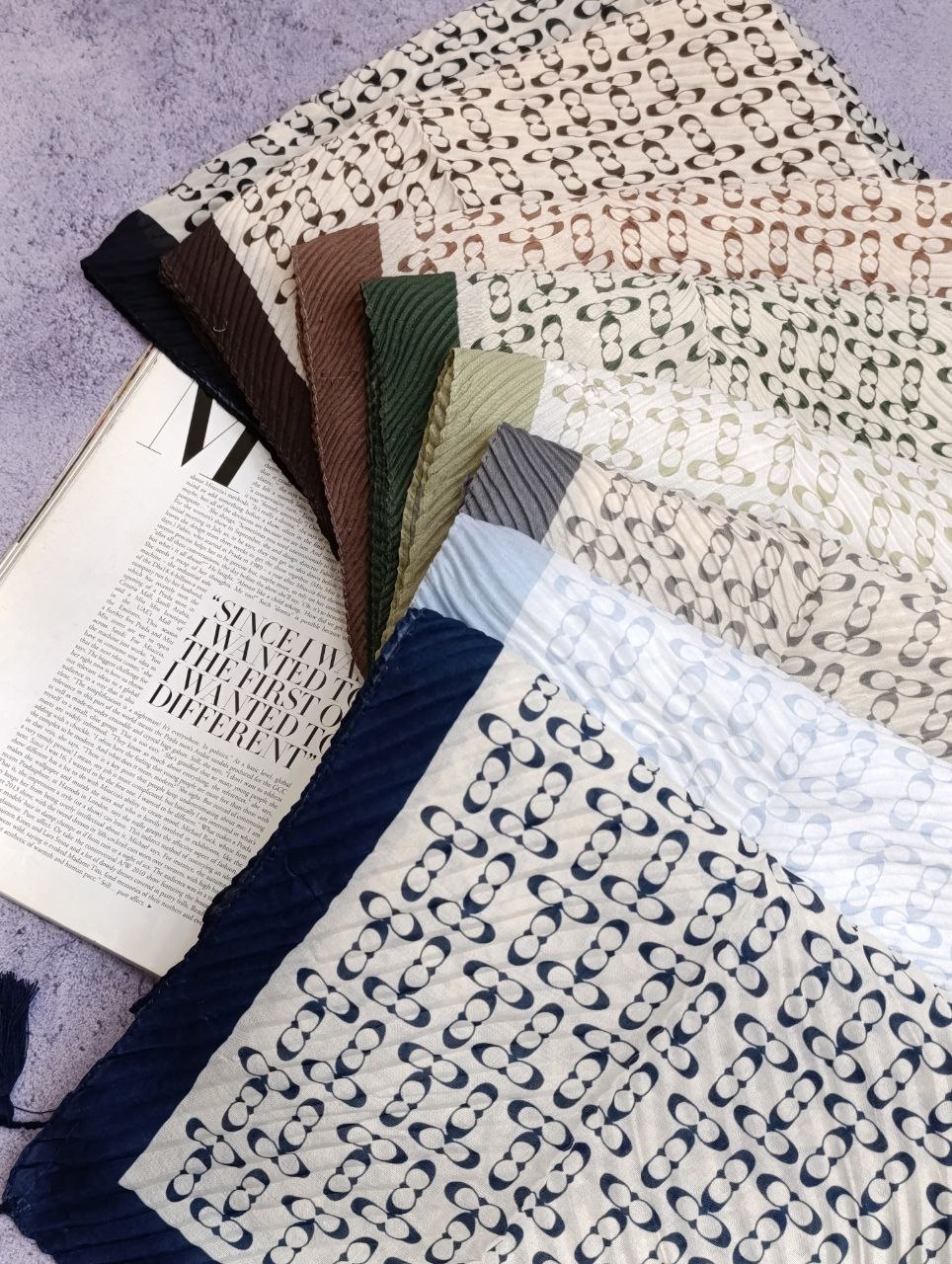 شال پلیسه طرحدار بسته8رنگی کد sp48 (عمده)
