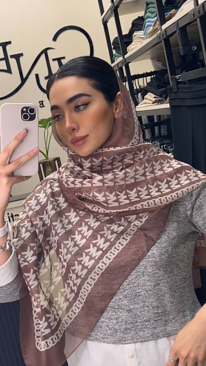 شال حریر mk بسته8رنگی کد sh55 (عمده)
