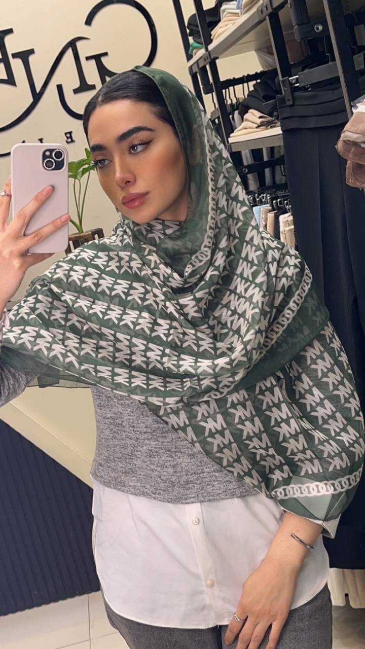 شال حریر mk بسته8رنگی کد sh55 (عمده)
