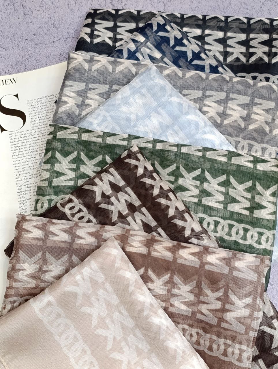 شال حریر mk بسته8رنگی کد sh55 (عمده)
