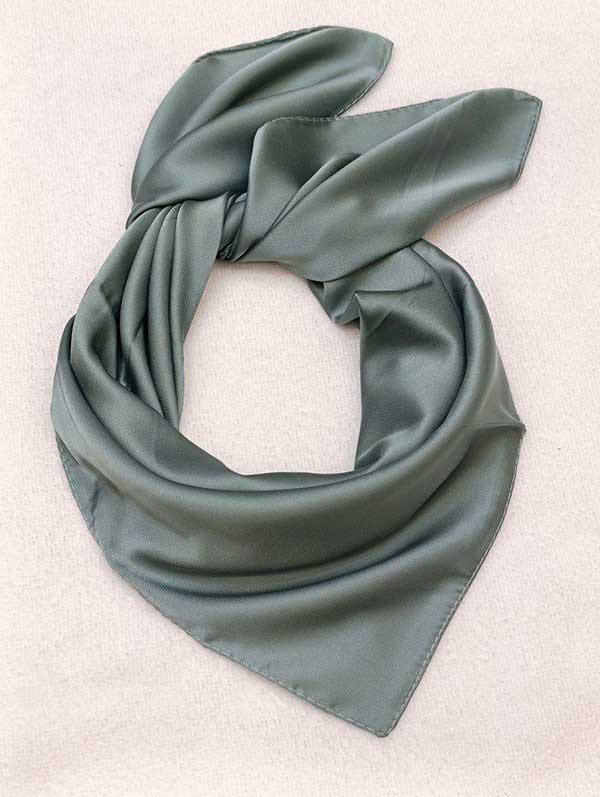 مینی اسکارف ساتن بسته8رنگی کد m5 (عمده)
