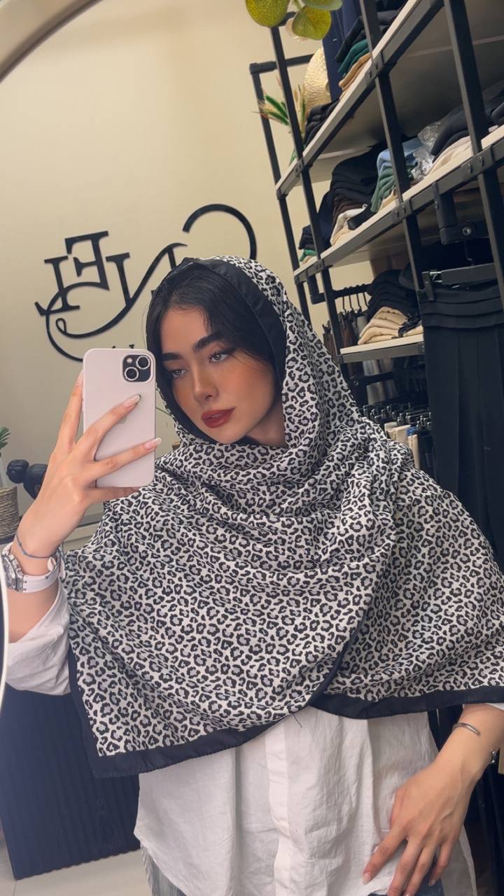 شال چاپی پک سفیدمشکی بسته10طرحی کد sh61 (عمده)
