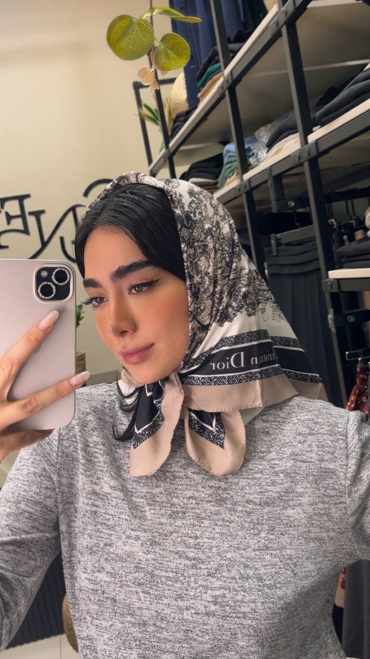 مینی اسکارف ابریشم توییل دیورجنگلی بسته8رنگی کد mt38 (عمده)
