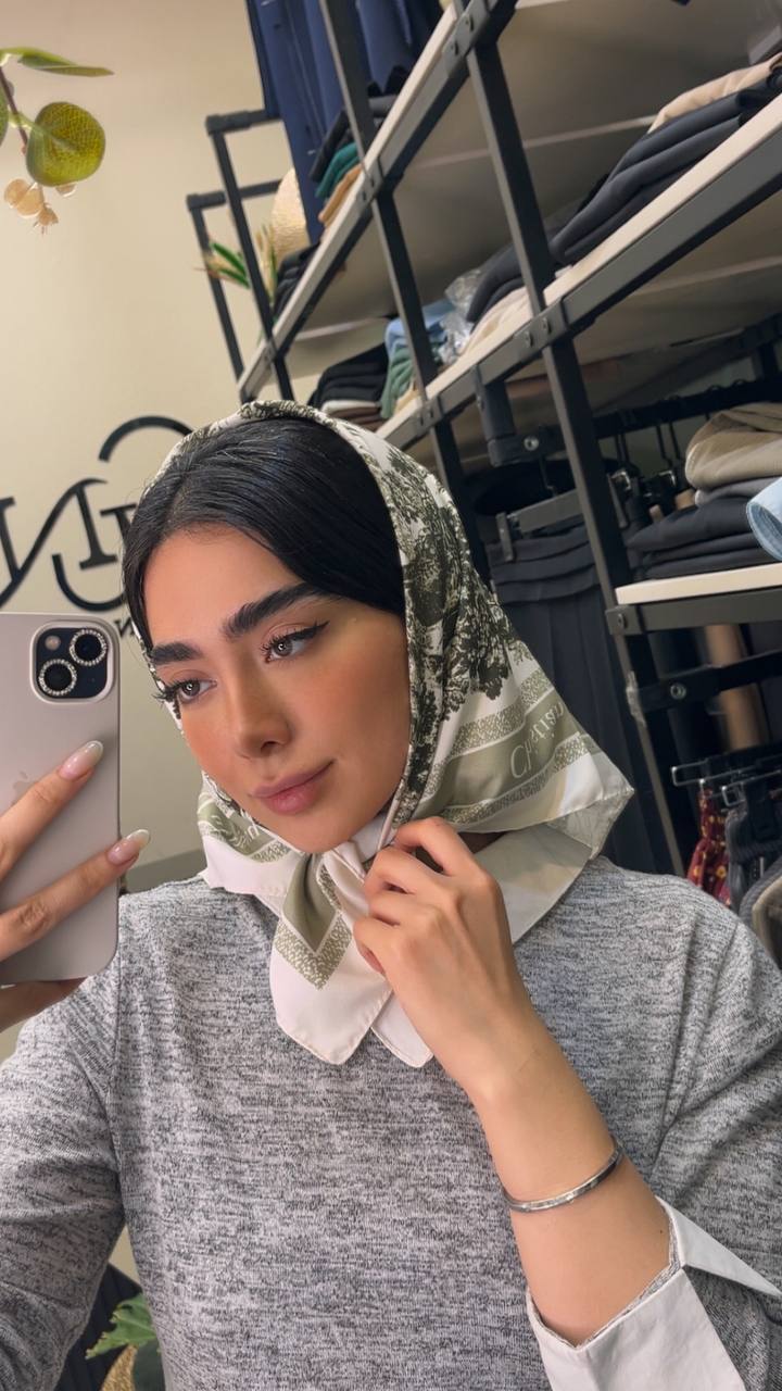 مینی اسکارف ابریشم توییل دیورجنگلی بسته8رنگی کد mt38 (عمده)
