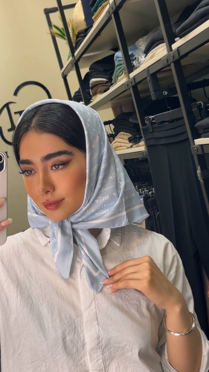 مینی اسکارف ابریشم توییل پک ابی روشن بسته6طرحی کد mt42 (عمده)
