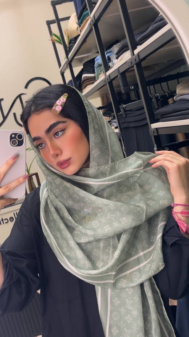 شال حریرچاپی پک سبز پاستیلی بسته10طرحی کد sh69 (عمده)
