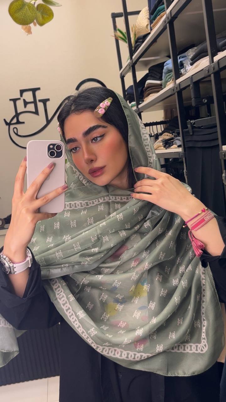 شال حریرچاپی پک سبز پاستیلی بسته10طرحی کد sh69 (عمده)
