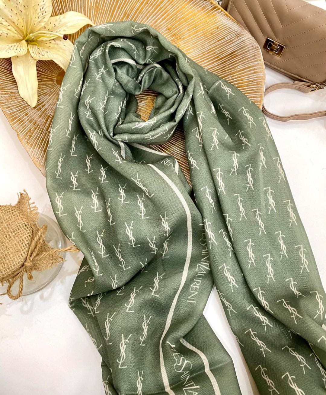 شال حریرچاپی پک سبز پاستیلی بسته10طرحی کد sh69 (عمده)
