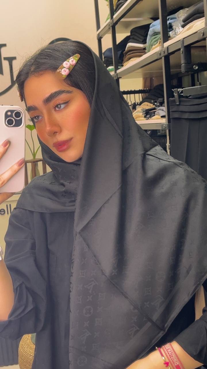 روسری ژاکارد وارداتی طرح لویی ویتون سری انتخابی کد rs14 (عمده)
