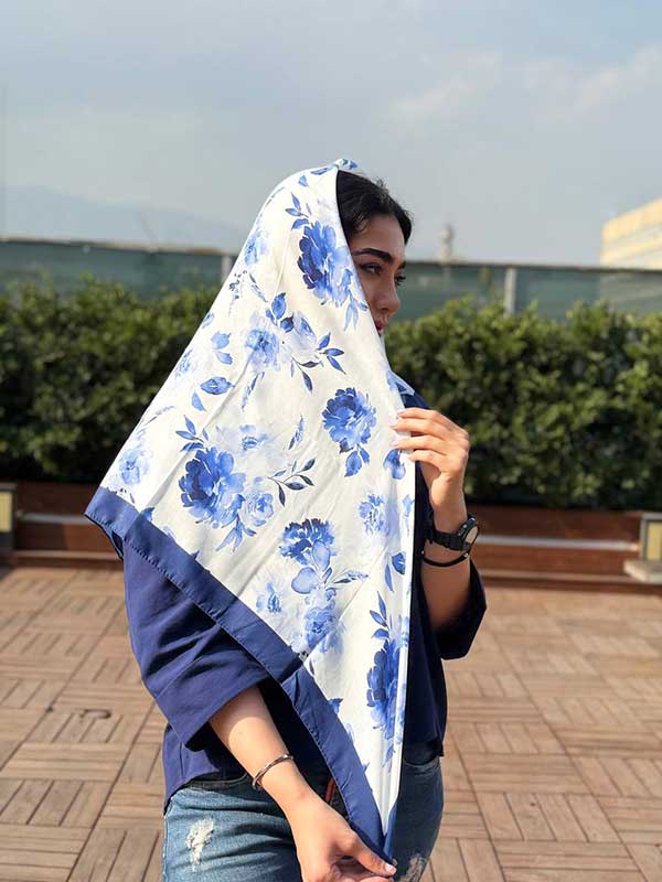 روسری نخی ابرنگی پک ابی بسته8طرحی کد r93 (عمده)
