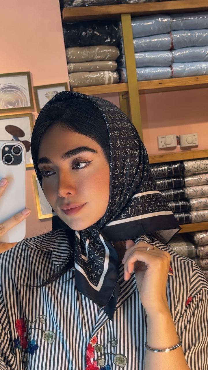 مینی اسکارف ابریشم توییل پک سفیدمشکی بسته10طرحی کد mt53 (عمده)
