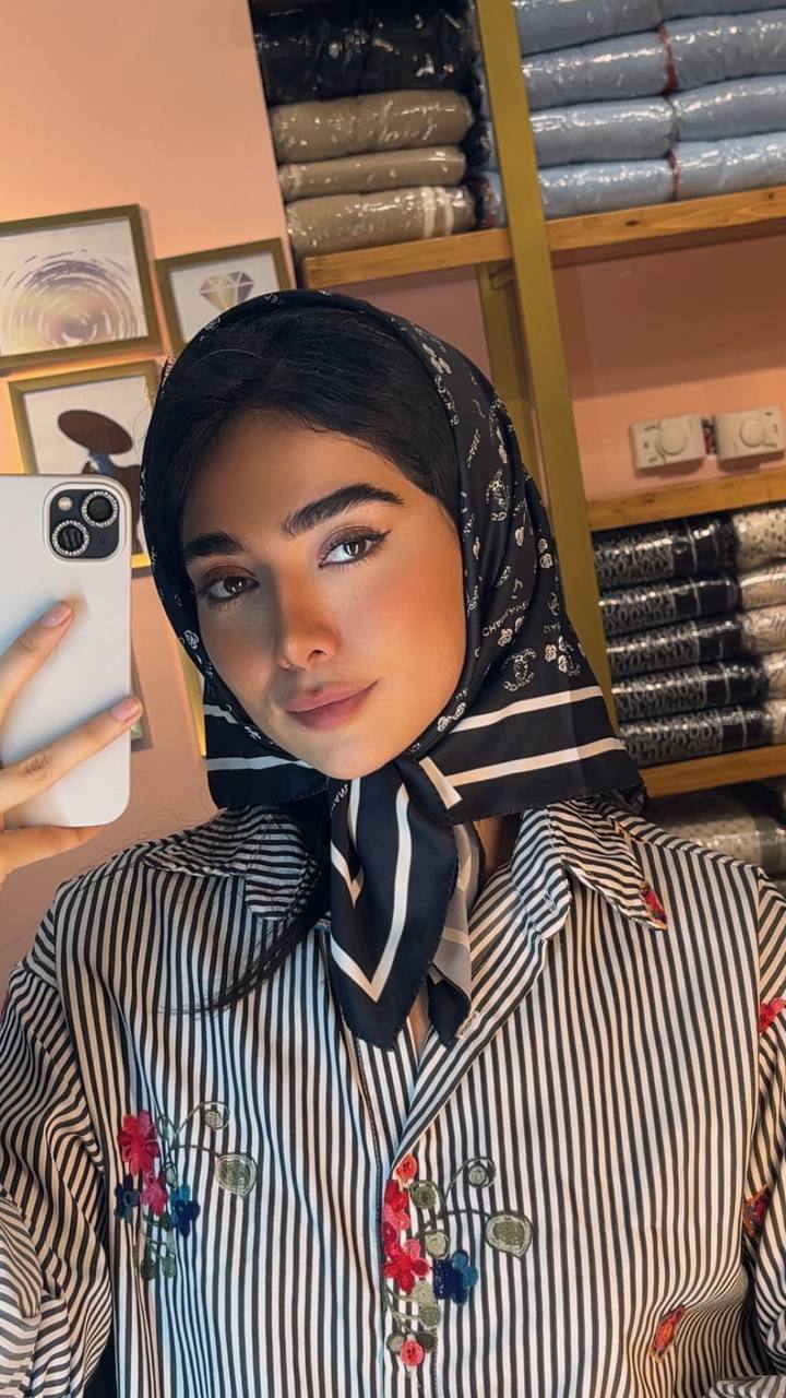 مینی اسکارف ابریشم توییل پک سفیدمشکی بسته10طرحی کد mt53 (عمده)
