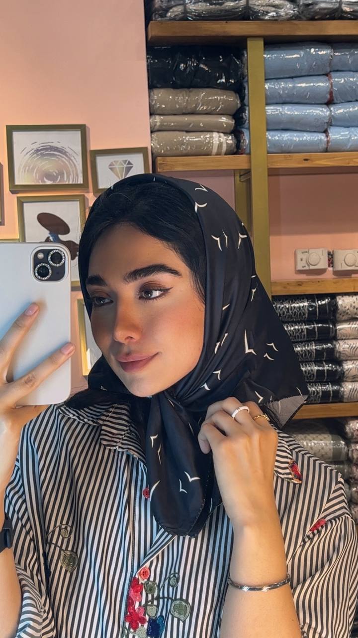 مینی اسکارف ابریشم توییل پک سفیدمشکی بسته10طرحی کد mt53 (عمده)
