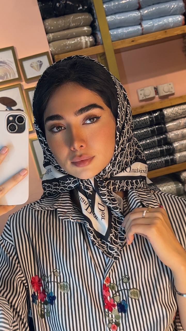 مینی اسکارف ابریشم توییل پک سفیدمشکی بسته10طرحی کد mt53 (عمده)
