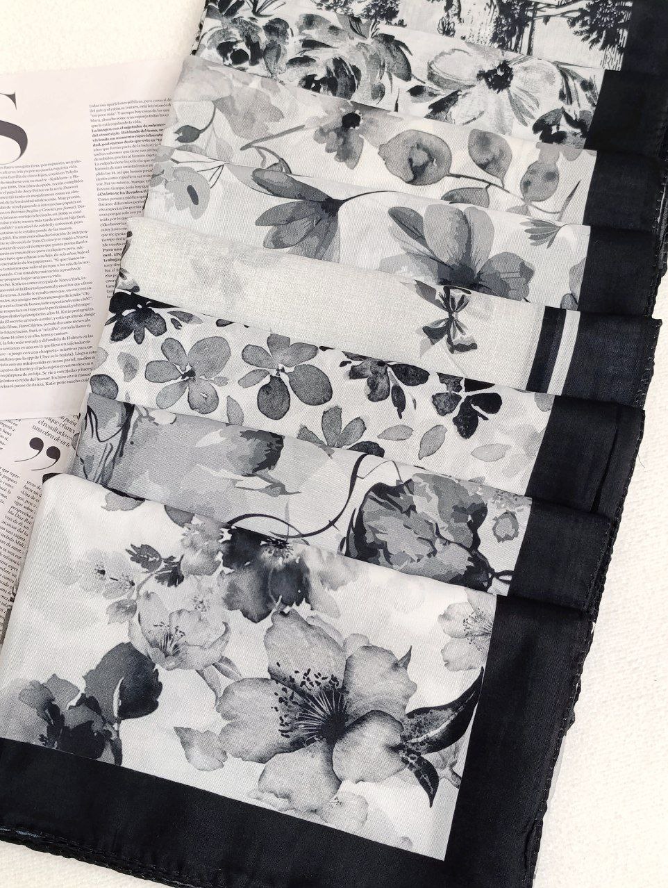 روسری نخی پک سفیدمشکی بسته8طرحی کد r100 (عمده)
