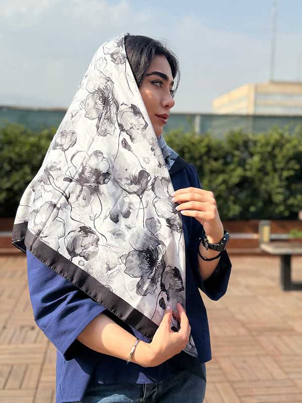 روسری نخی پک سفیدمشکی بسته8طرحی کد r100 (عمده)
