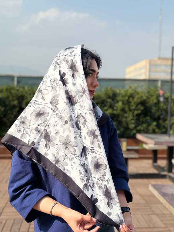 روسری نخی پک سفیدمشکی بسته8طرحی کد r100 (عمده)
