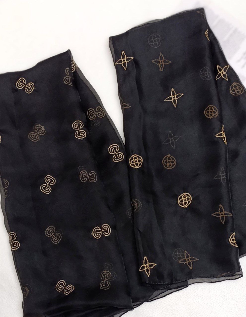 شال حریر گلدوزی بسته4طرحی کد sm82 (عمده)
