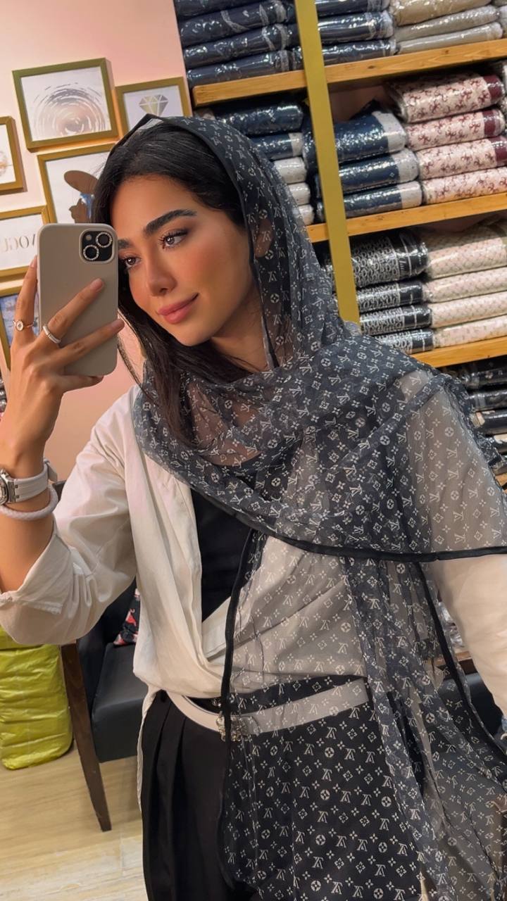 شال توری چاپی پک مشکی بسته6طرحی کد sh77 (عمده)
