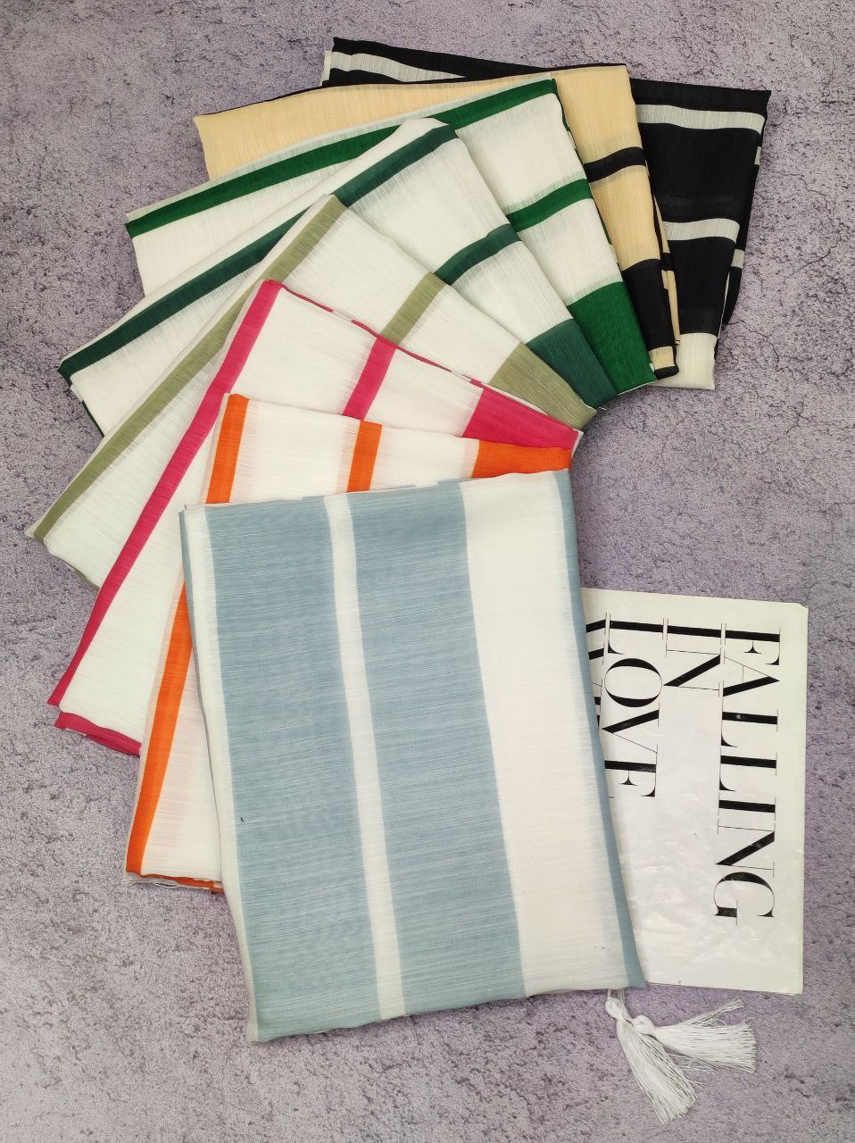 شال طرحدار بسته8رنگی کد sh11 (عمده)
