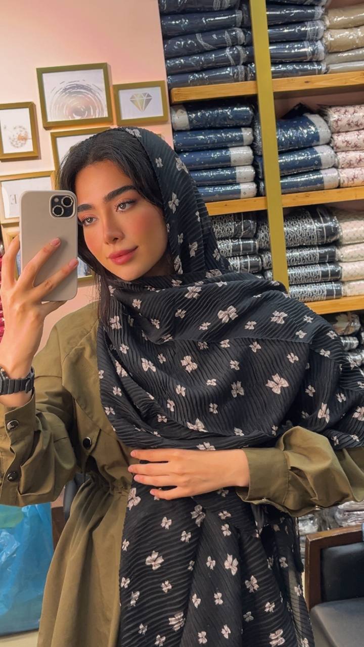 شال پلیسه چاپی حریر پک مشکی بسته8طرحی کد sp66 (عمده)
