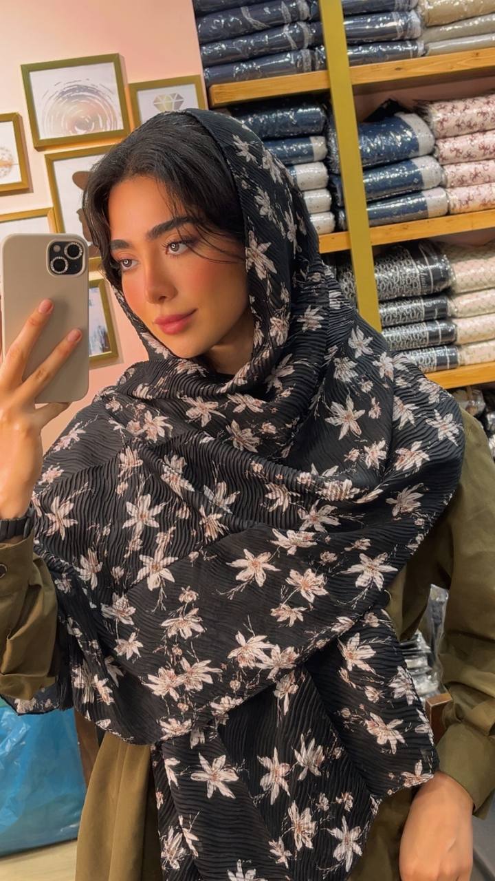 شال پلیسه چاپی حریر پک مشکی بسته8طرحی کد sp66 (عمده)
