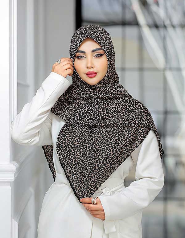 روسری چاپ خیس پک مشکی کرم بسته12طرحی کد r106 (عمده)
