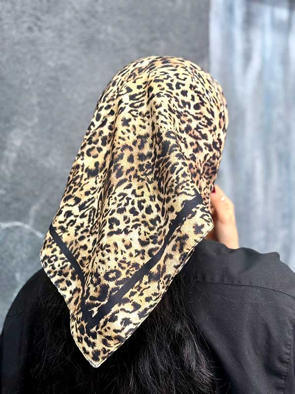 روسری پلنگی
