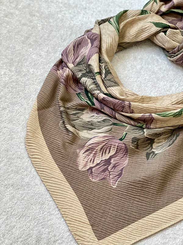 روسری پلیسه پاییزه بسته6رنگی کد r118 (عمده)
