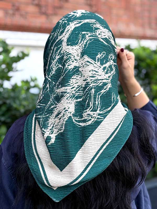 روسری پلیسه بسته2رنگی کد r123 (عمده)
