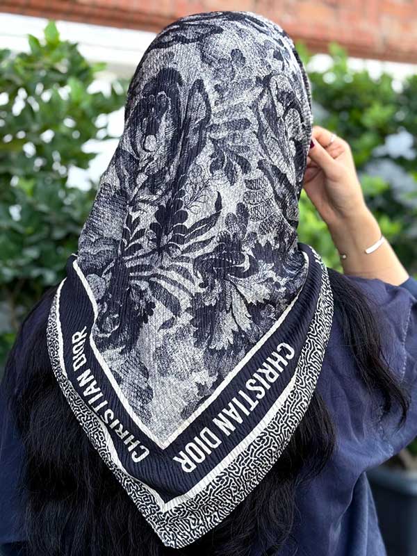 روسری پلیسه بسته2رنگی کد r125 (عمده)
