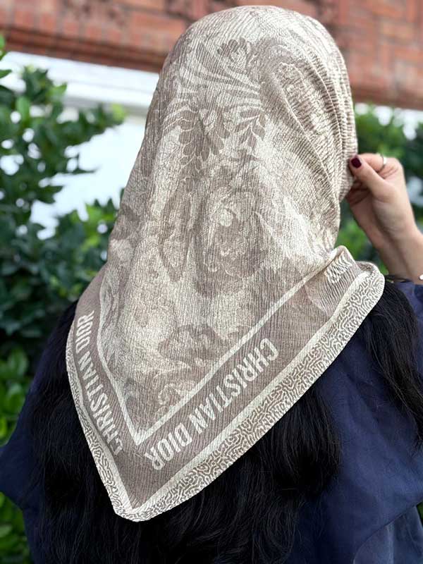 روسری پلیسه بسته2رنگی کد r125 (عمده)
