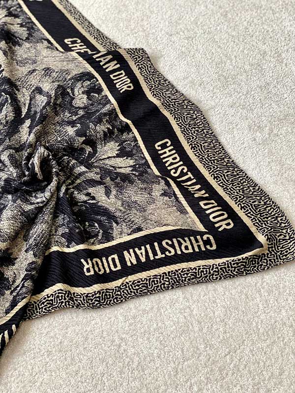 روسری پلیسه بسته2رنگی کد r125 (عمده)
