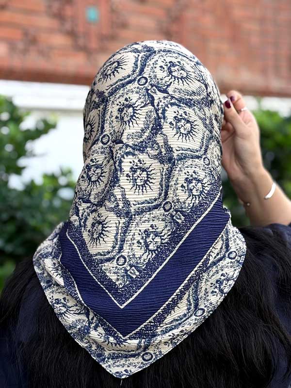 روسری پلیسه بسته2رنگی کد r126 (عمده)
