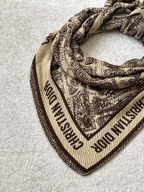 روسری پلیسه بسته2طرحی کد r128 (عمده)
