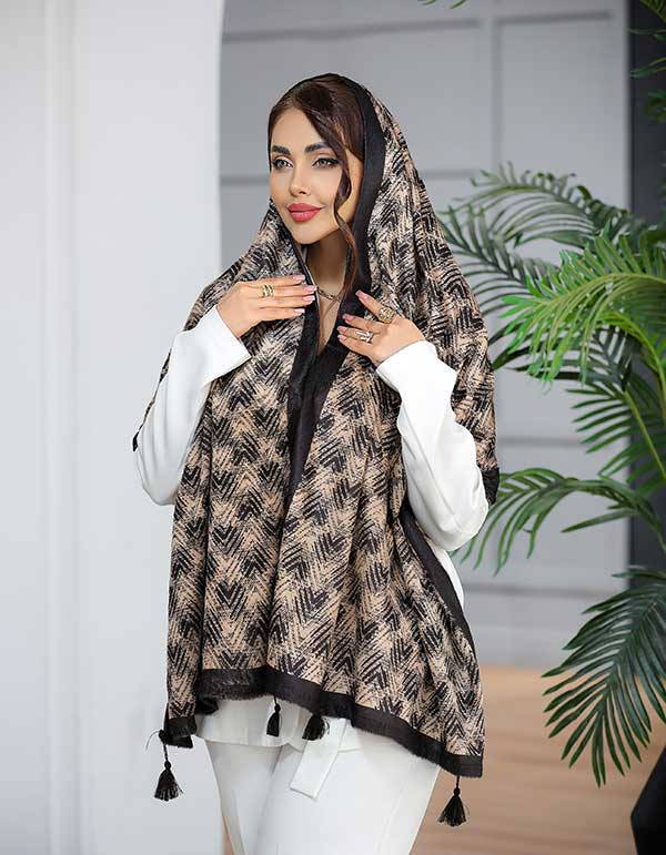 خرید شال جیر پک مشکی کرم طرح‌دار بسته ۱۰ عددی | فروش عمده شال با کیفیت بالا
